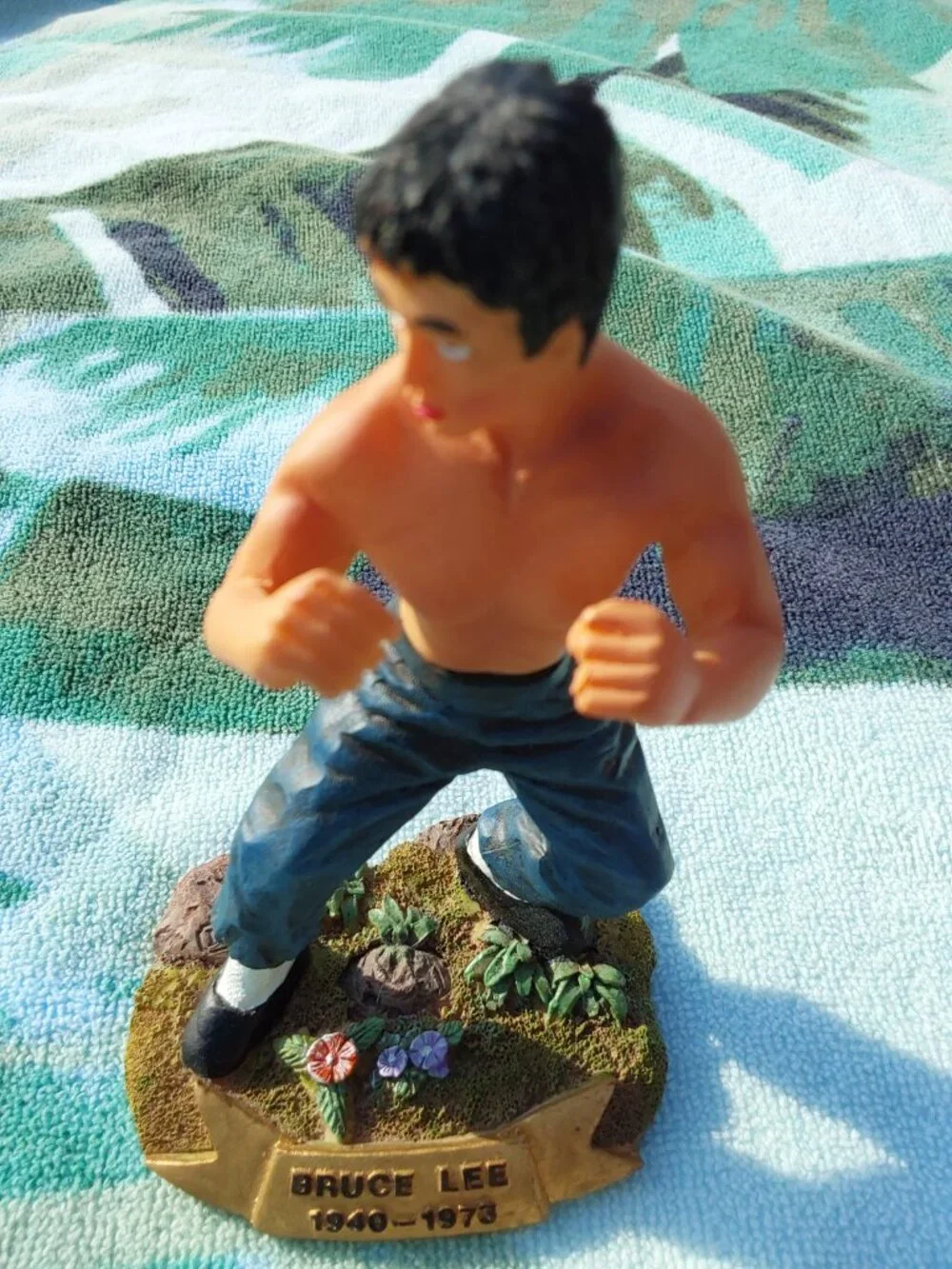 VINTAGE BRUCE LEE THE LEGEND RARE & FLAWLESS